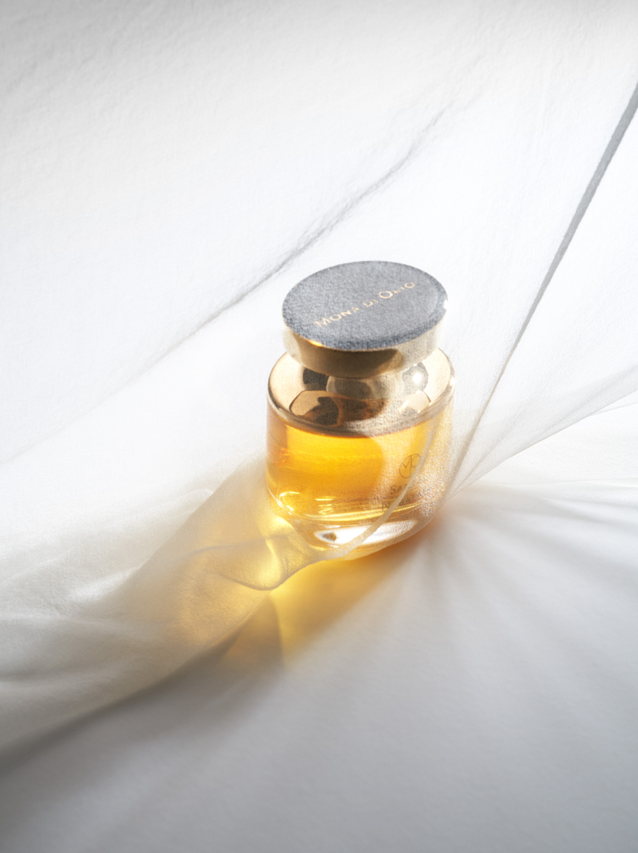 STAN_MONA-DI-ORIO_PARFUME.JPG